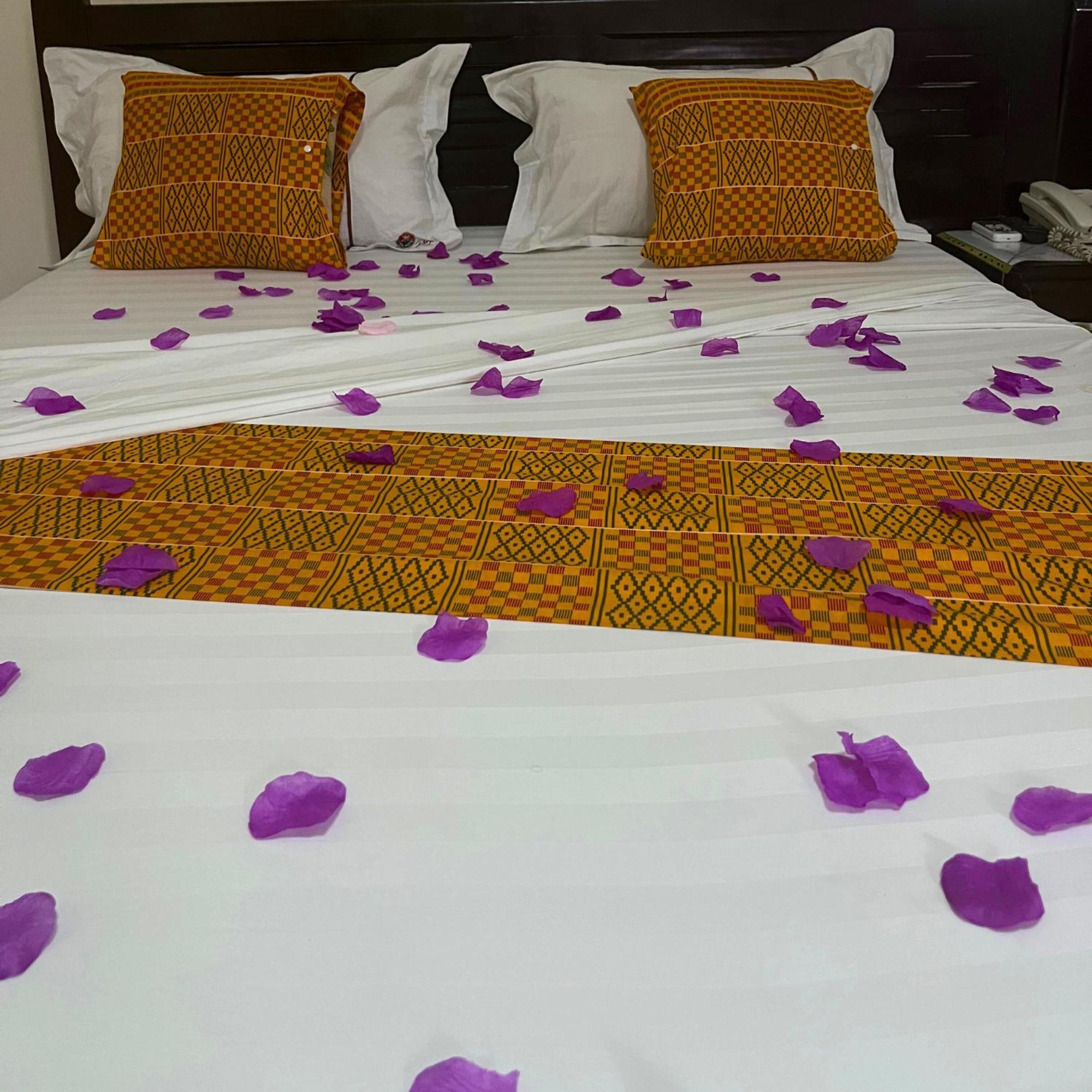 Cypa Hotel อาบีจาน ภายนอก รูปภาพ
